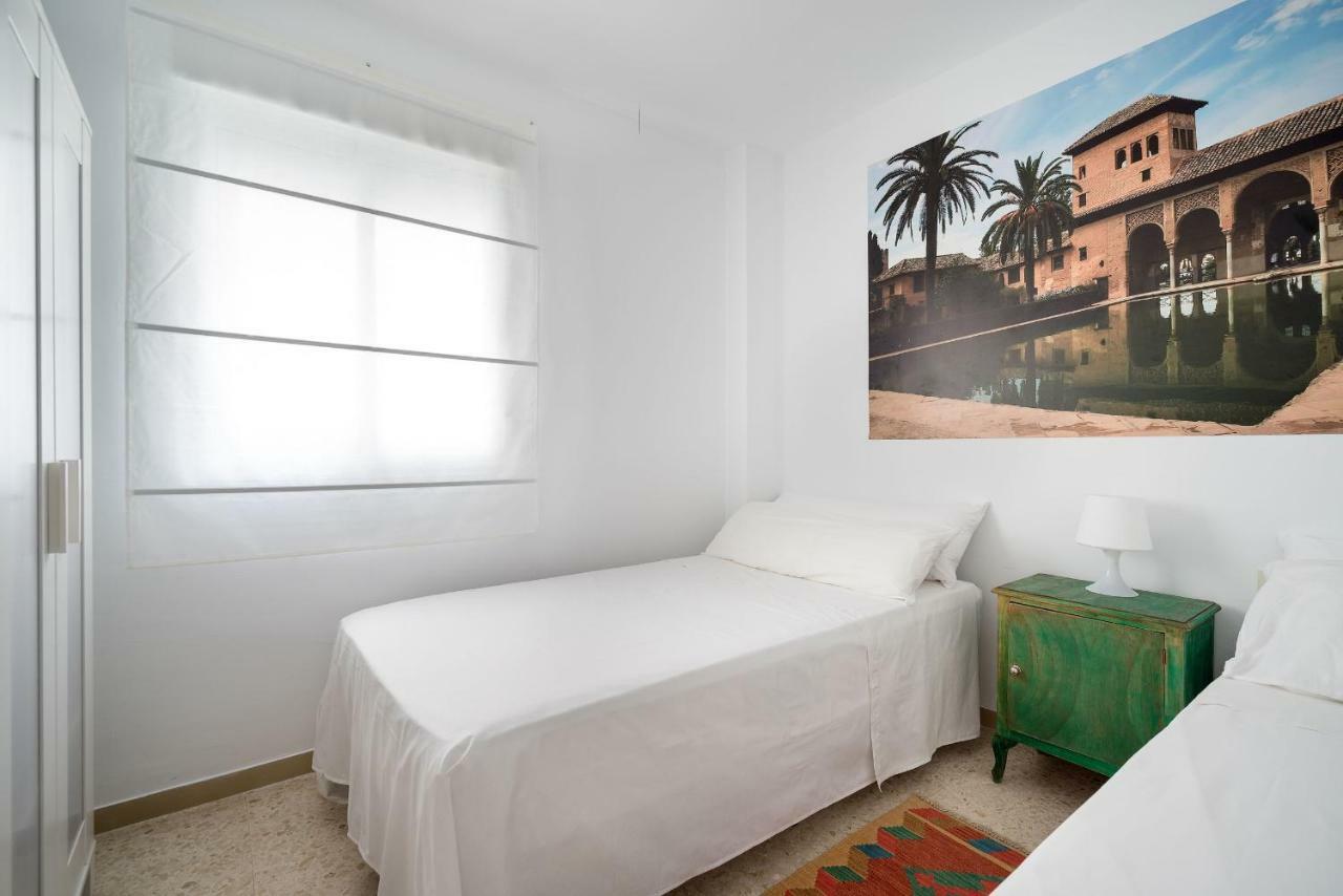 Arcos Beach Infostays - Free Parking Málaga Eksteriør billede