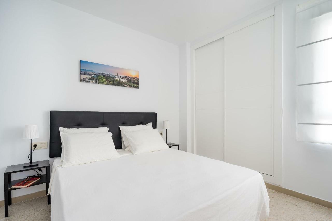 Arcos Beach Infostays - Free Parking Málaga Eksteriør billede