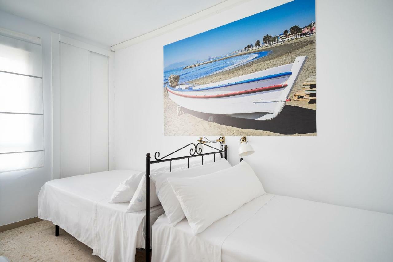 Arcos Beach Infostays - Free Parking Málaga Eksteriør billede